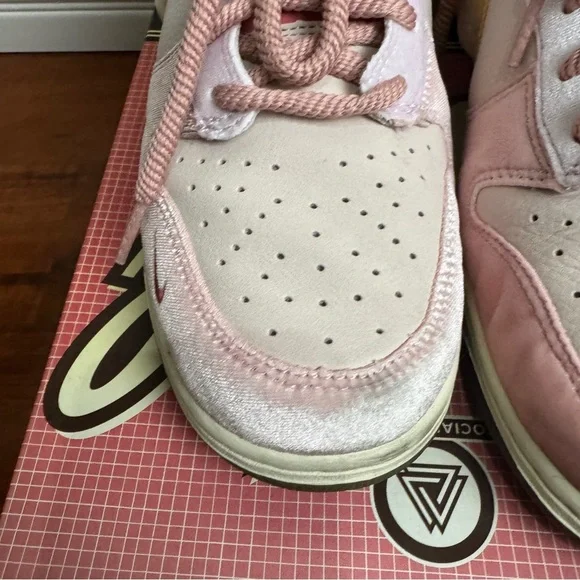 Social Status x Dunk Mid Strawberry Milk Size 10.5